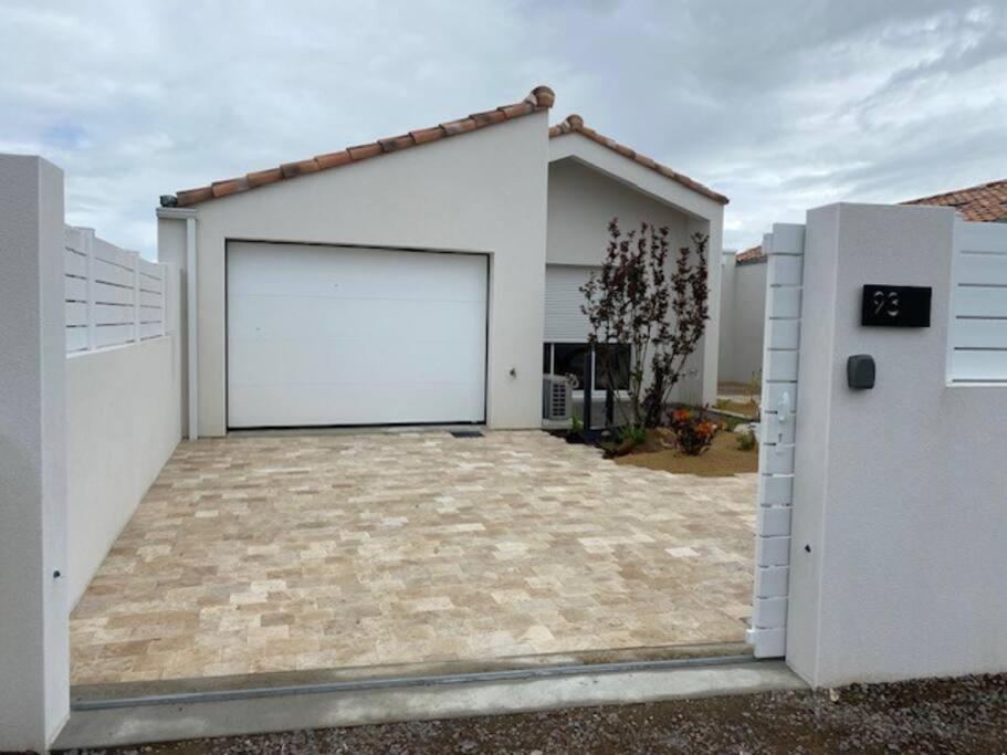 Maison Neuve Zone Coulee Verte Menant A L'Ocean แซงต์-ฌีย์-ครัว-เดอ-วี ภายนอก รูปภาพ