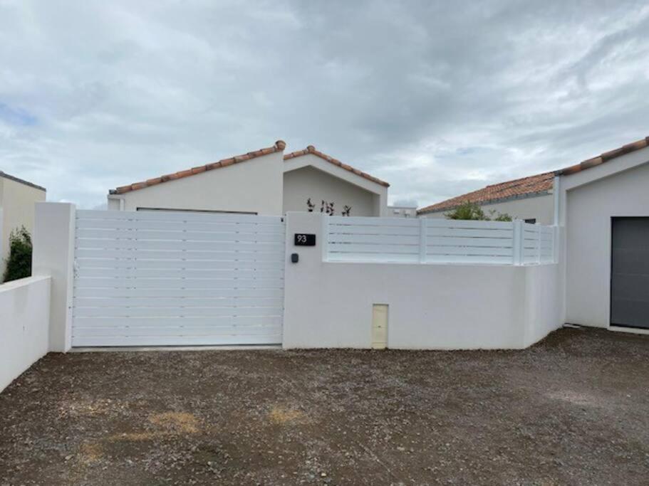 Maison Neuve Zone Coulee Verte Menant A L'Ocean แซงต์-ฌีย์-ครัว-เดอ-วี ภายนอก รูปภาพ