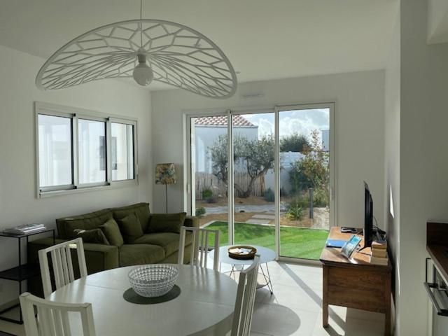 Maison Neuve Zone Coulee Verte Menant A L'Ocean แซงต์-ฌีย์-ครัว-เดอ-วี ภายนอก รูปภาพ